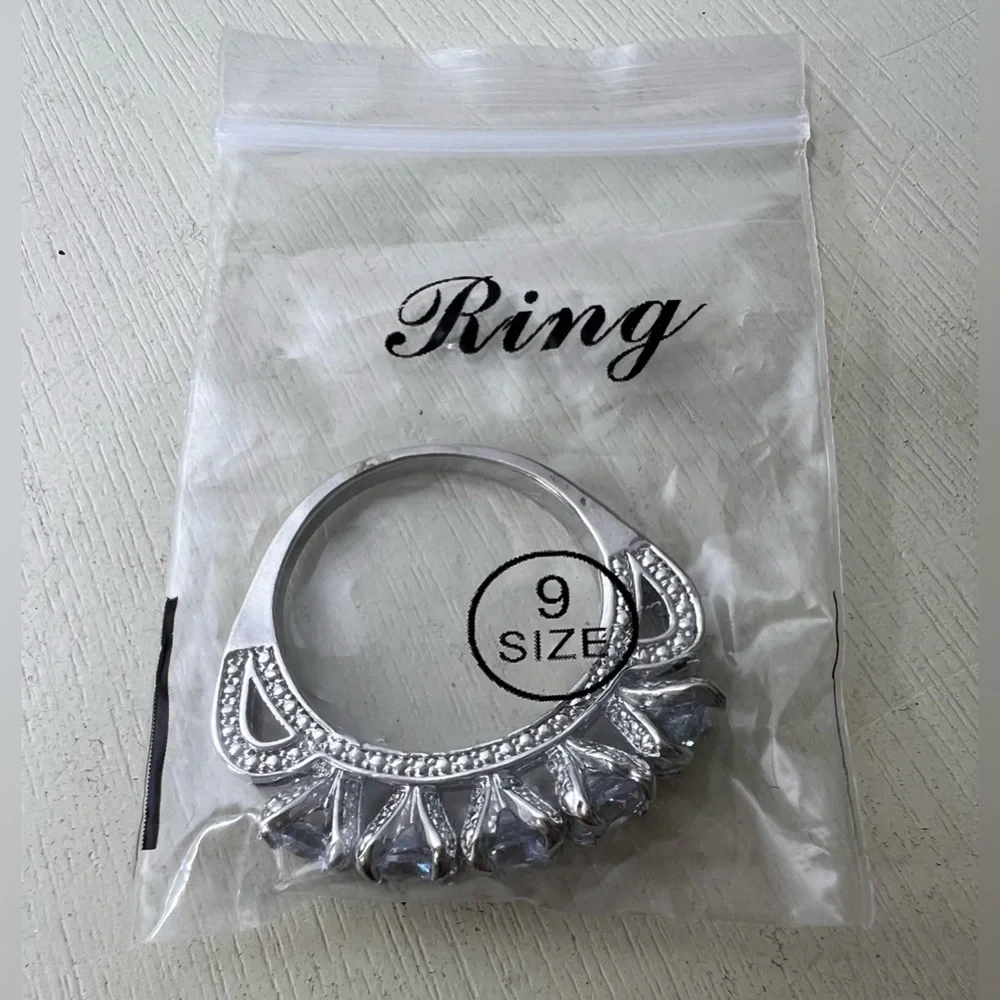 Brand New-Daesar Ring
